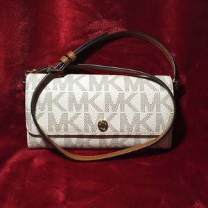 Michael Kors Wristlet